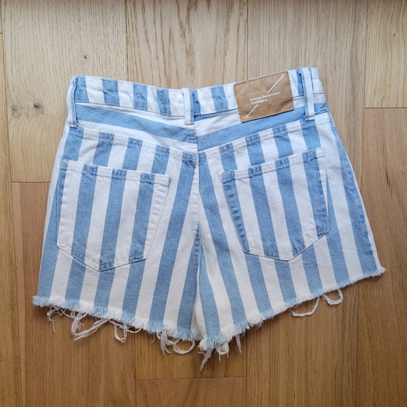 Jean shorts size 25 - Picture 3 of 7